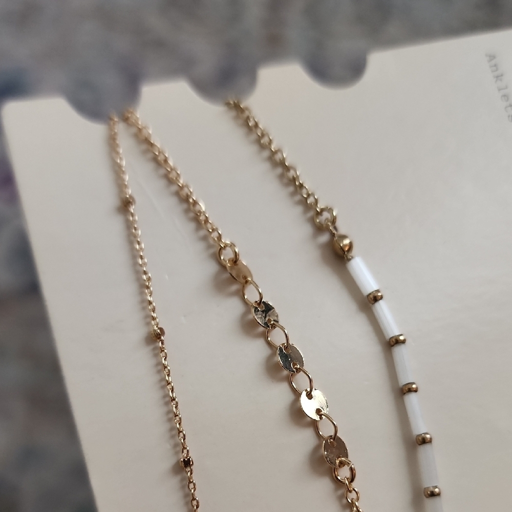 A Wew Day Gold-Tone White Beaded Layered Ankle Bracelet Set NWT - Picture 5 of 5